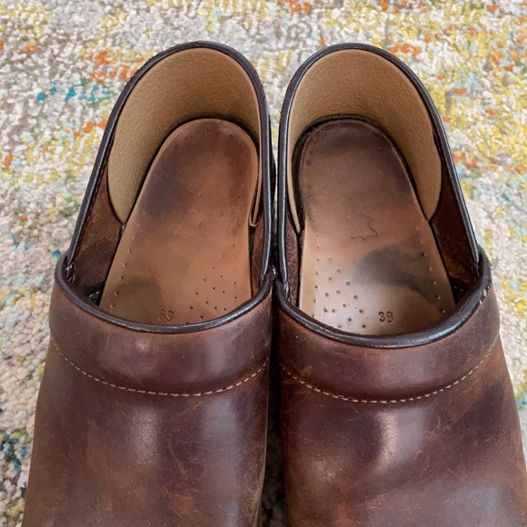 Dansko Professional Clogs. Sz 39 - Picture 8 of 9